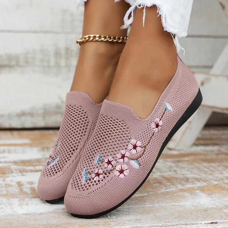 New High Quality Women\'s Round Toe Breathable Mesh Shoes Ethnic Embroidery Women Shoes Casual Flat Shoes Sneakers