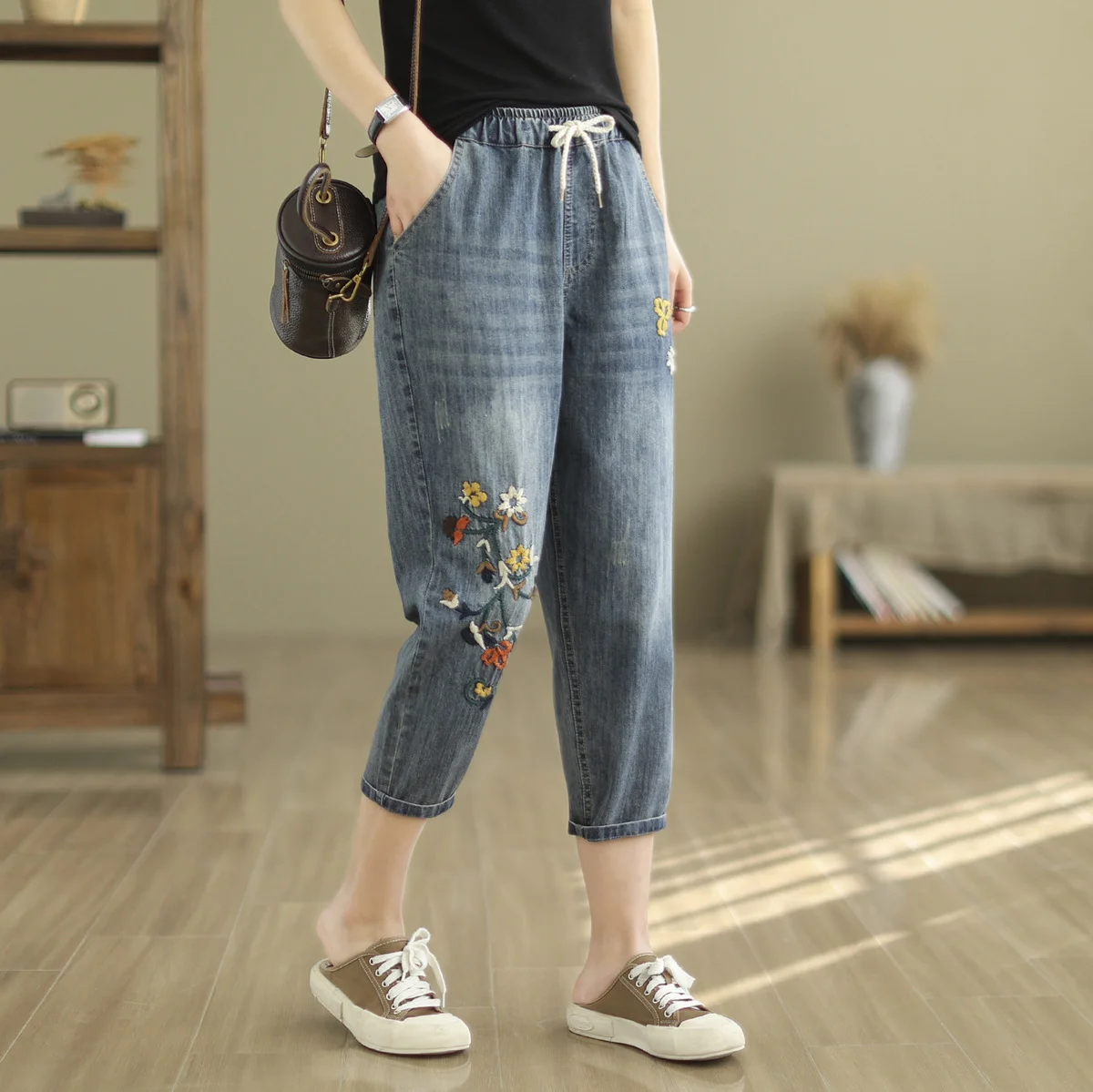 

Mori Girl Jeans Women Japan Style Vintage Floral Embroider Harem Jeans Elastic Waist Drawstring Denim Trousers Harem Pants