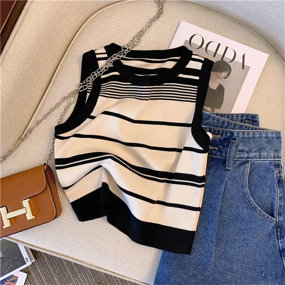 

Summer Spring Casual Women Striped Knitting Fashion Sleeveless Versatile tanks with Contrasting Gown Tops Casual Vests Pullover