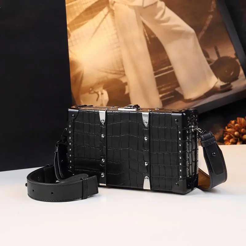 Retro-Handbox-Tasche mit genieteten Umhängetaschen für Frauen. Heißer Verkauf durchsetzen – Detail 4