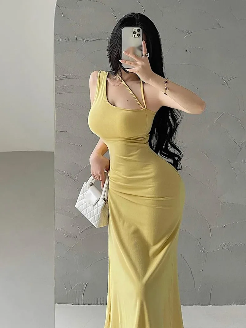 

2024 Women's Summer Pure Desire Sexy Diagonal Shoulder Strap Design Sense Slim Chest Cushion Wrapped Hip Sling Solid Dress 7IIN