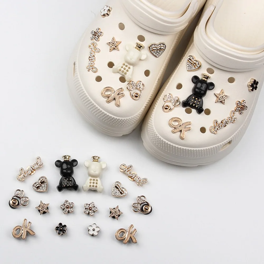 Fashion Xiangfeng Series Hole Shoe Charms Accessories Shoe Buckle Cute Cartoon Crown Bear 3D Shoes Flower DIY Shoes Decorations