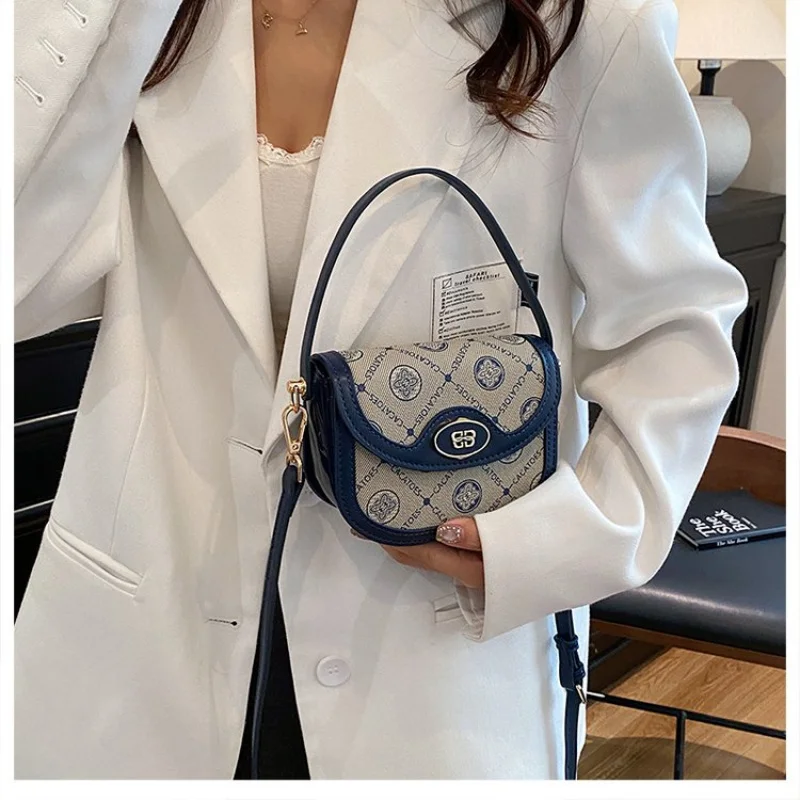 스타일리시 여성용 자스민 패턴 가죽 토트백 탄력성 가벼운 부드러운 우아한 브뤼셀 캐주얼 데일리 룩