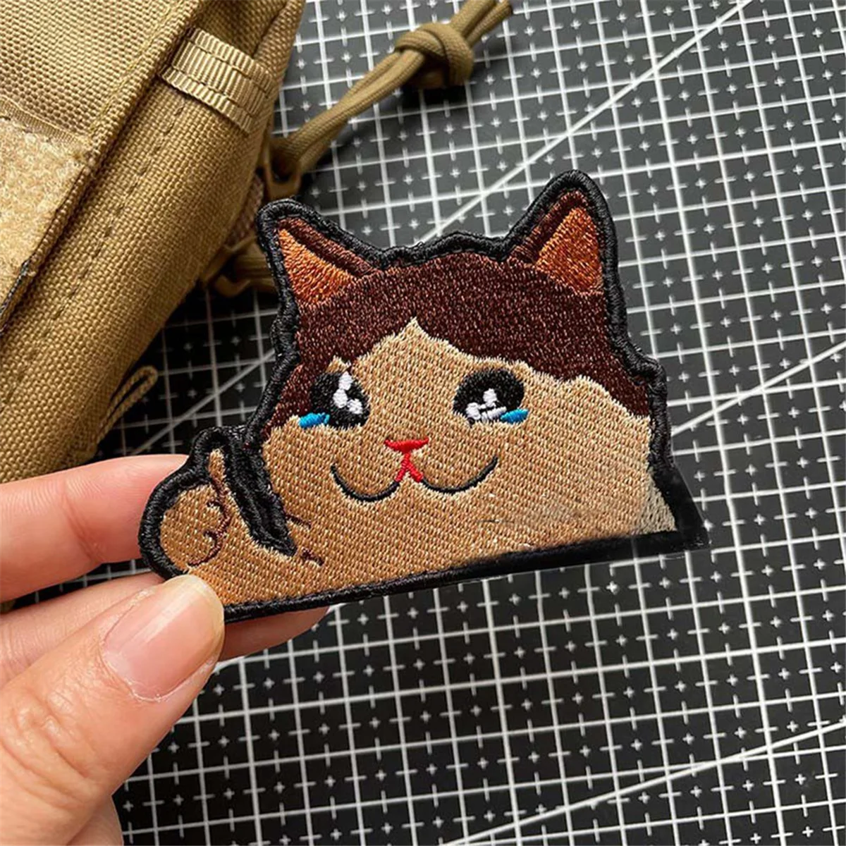 Рисунок 5 - Нашивка с вышивкой в виде кошки