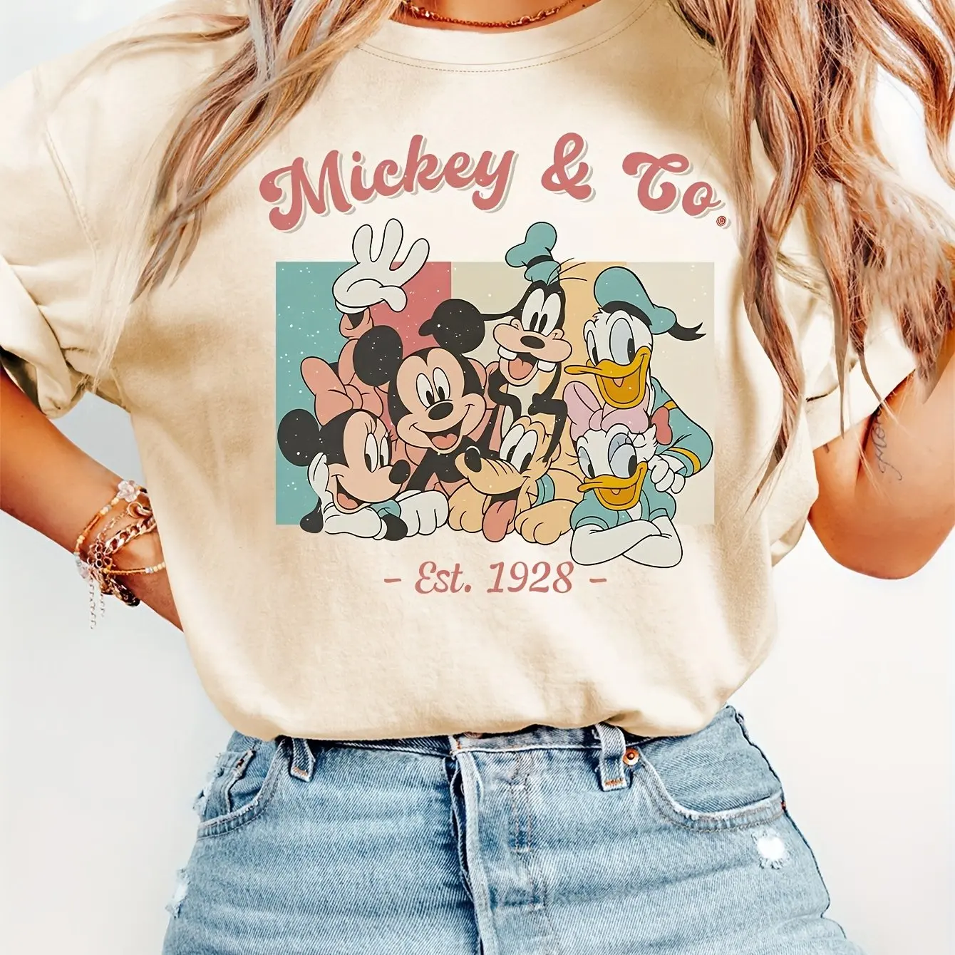 

Genuine Disney Women's Short-Sleeve Minimalist Retro Mickey Mouse Minnie High-Flying Pluto Family Gathering Series Print Round
