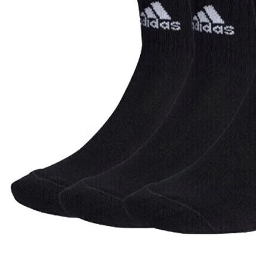 جوارب رياضية كلاسيكية سوداء من Adidas، بتصميم ثلاثي مخطط، وهي عصرية ولافتة للنظر. مصنوعة من القطن