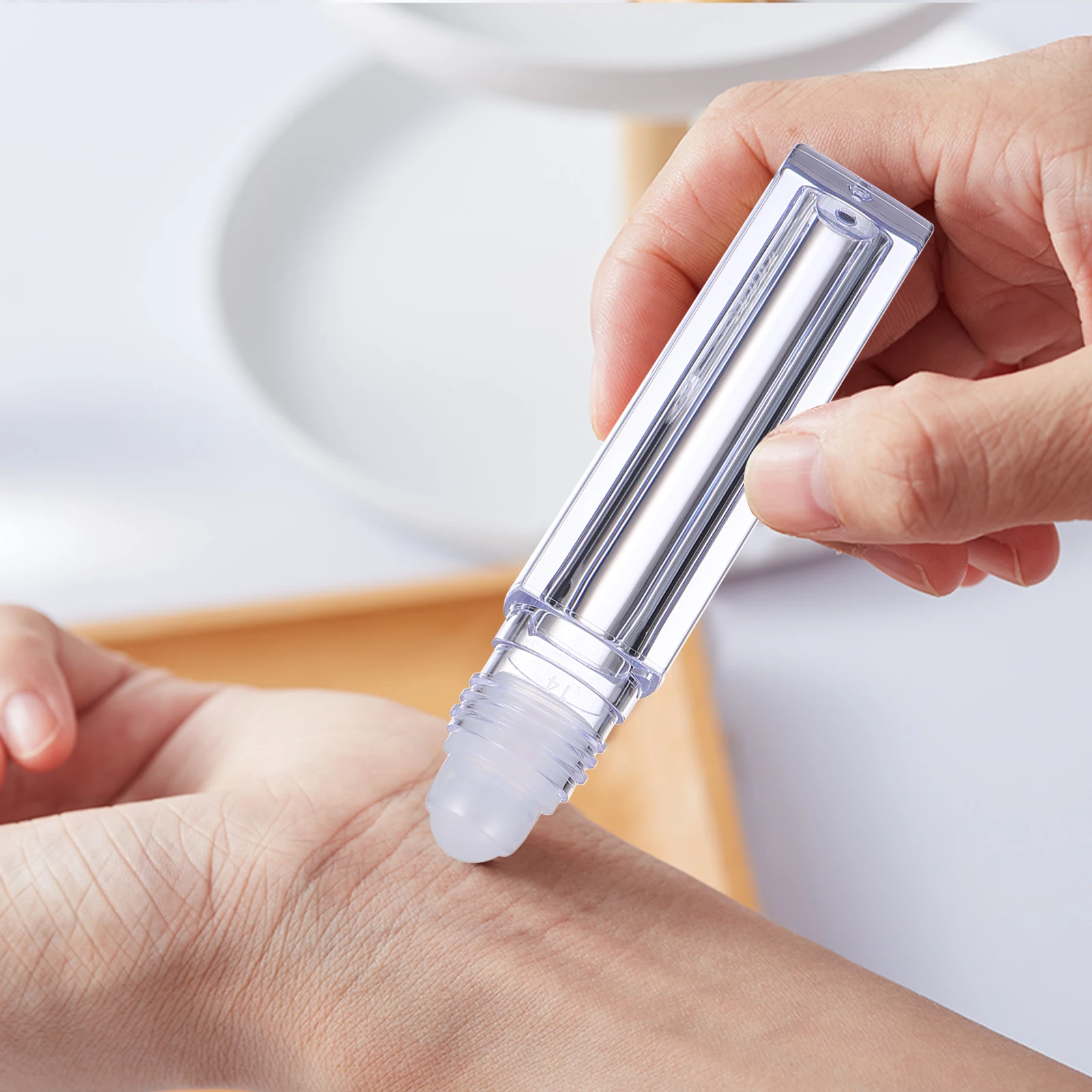 10pcs Lip Oil Bottle Square Plastic Roller Essential Oil Roll-on Refillable Travel Bottles Amber Perfume Tube