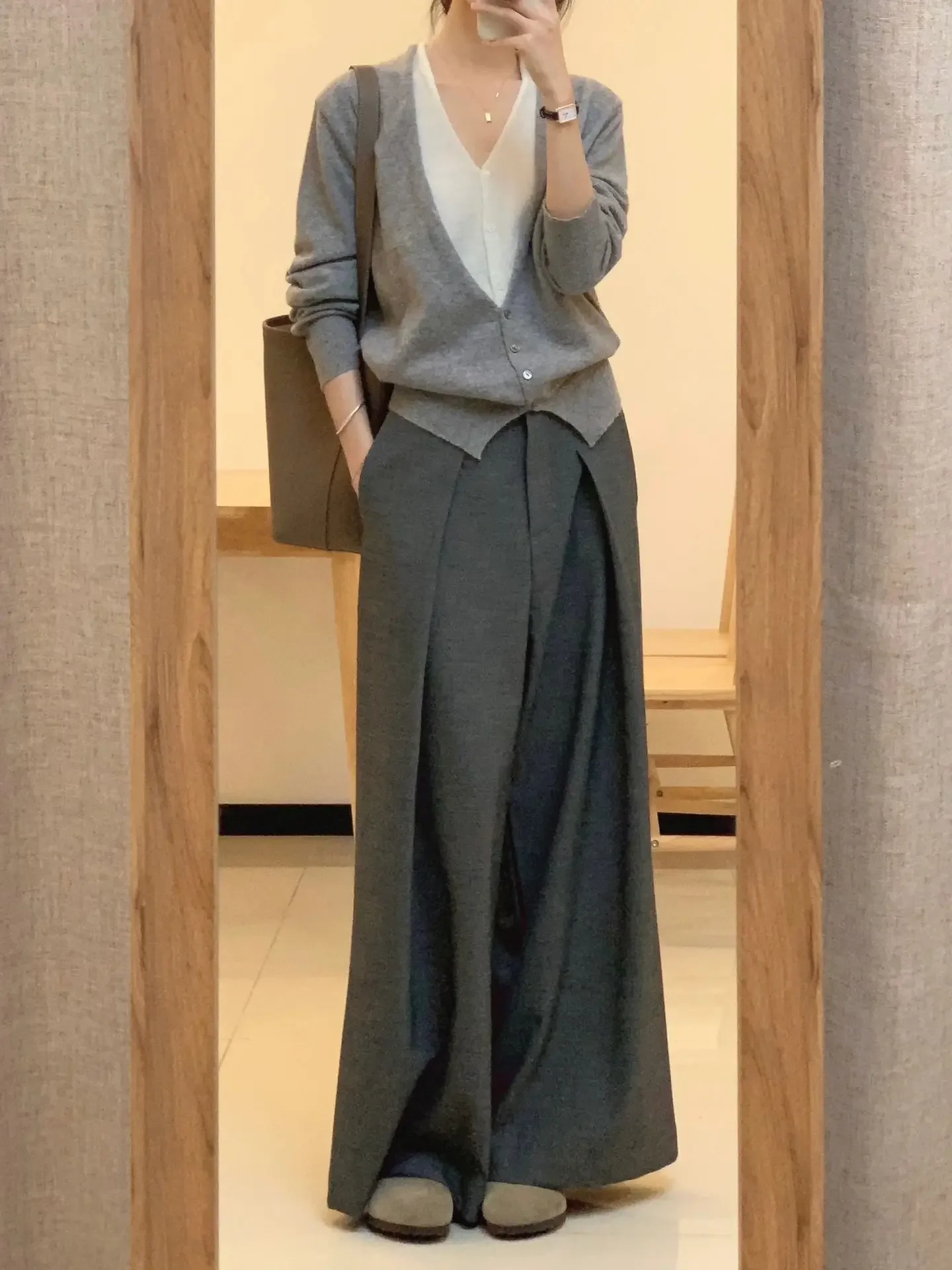 

Women's Gray Cashmere Knit Cardigan V-neck Korean Style Autumn Fashion Top