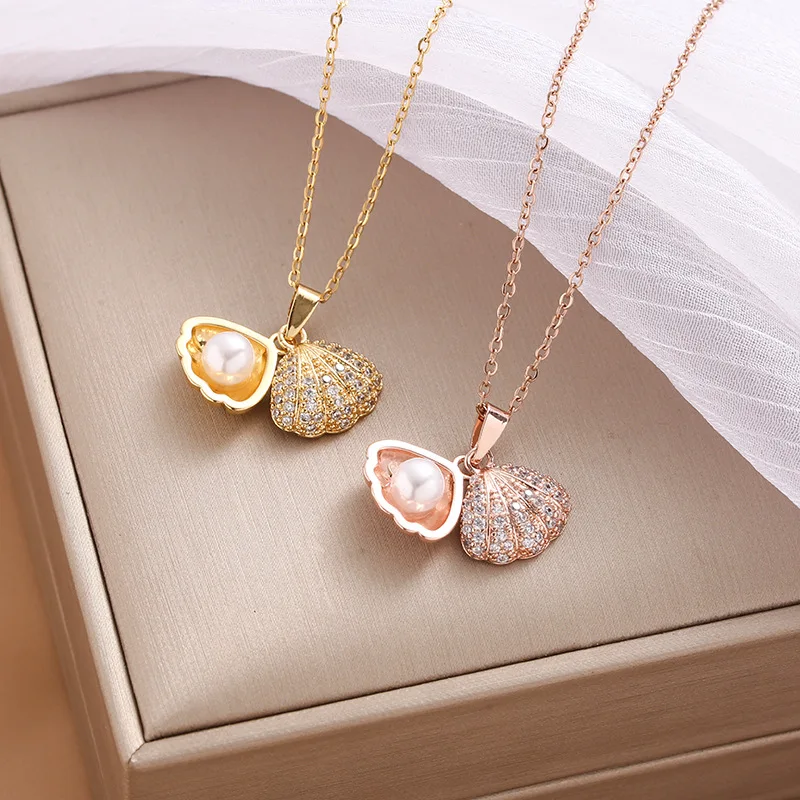 

Shell necklace, female collarbone chain, elegant fan-shaped pearl conch pendant