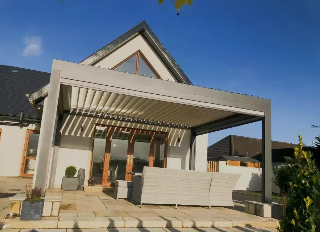 عريشة ألومنيوم معزولة من Wenets Modular Smart Bioclimatique