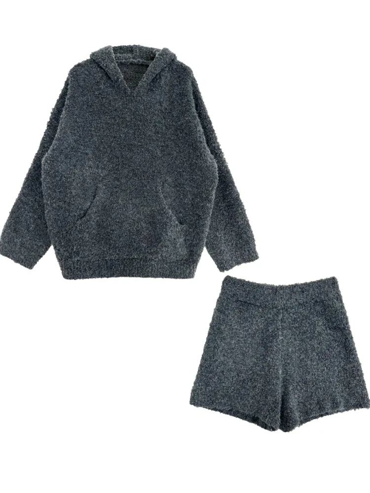 WHTREND 부드럽고 달콤한 따뜻한 울 후드 스웨터 + 반바지 가을 겨울 여성의 새로운 니트 캐주얼 세트 WH1606