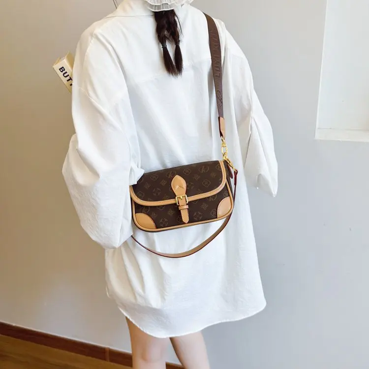 elegant-simple-luxury-diaper-bag-best-crossbody-handbag-for-women-vintage-messenger-bag-solid-color-minimalist