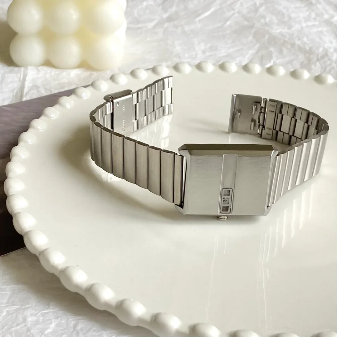 ساعات الزوجين الراقية الساعات النسائية حالة مربعة الكوارتز صديقة للبيئة أزياء بسيطة الرجعية تصميم ضوء العلامة التجارية الفاخرة بالجملة