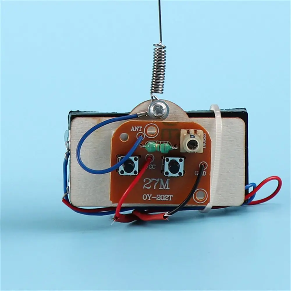 

Exercise Ability Special Wood RC Remote Control DIY Assembling Model Racing Car Model RC Racing Car 4-CH Car