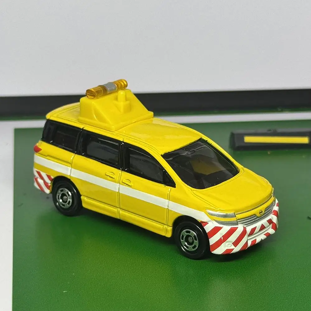 TAKARA TOMY TOMICA เบอร์ 88 Nissan Elgrand แผนที่ Patrol รถ 1/64 ของเล่นโลหะผสมยานยนต์โลหะ Diecast รุ่น