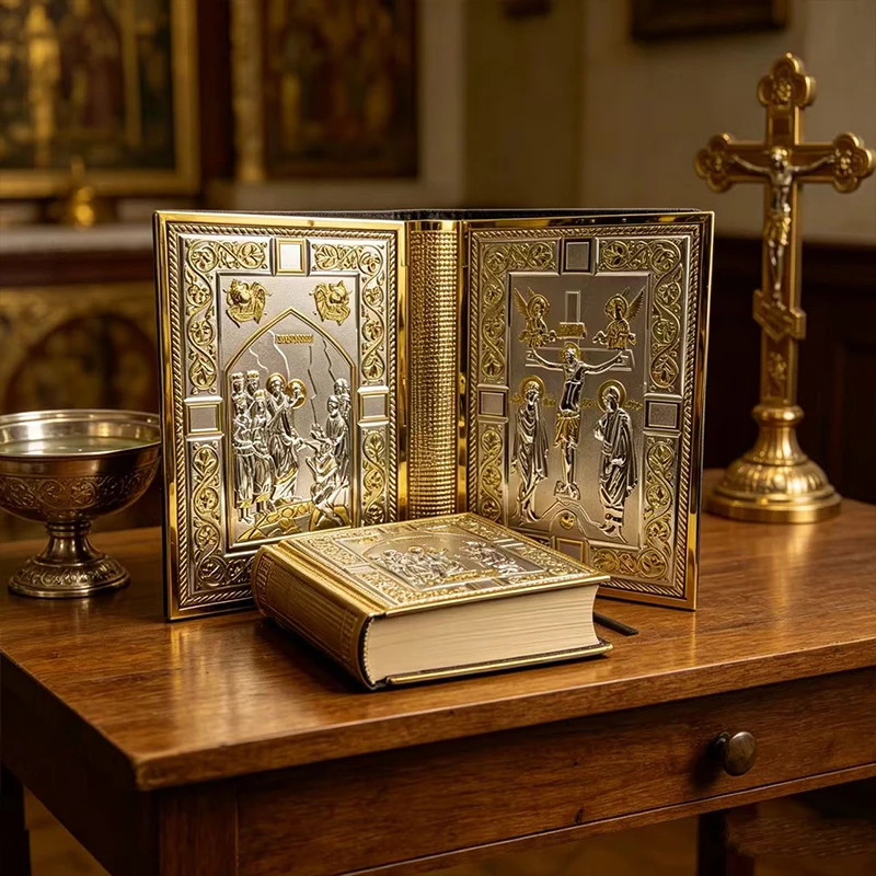 Vintage vergoldeter orthodoxer Bibelumschlag mit emaillierten heiligen Ikonen für Kirchenliturgie, Hausaltar, Gebet, Andacht, christliches Geschenk – Detail 4