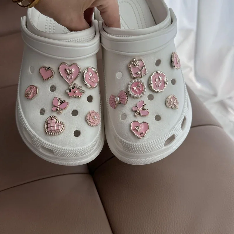 

Pink Shoe Charms Set for Girls Creative Flower Diamond Butterfly Pearl Detachable Chain Buckle Shoe Decoration
