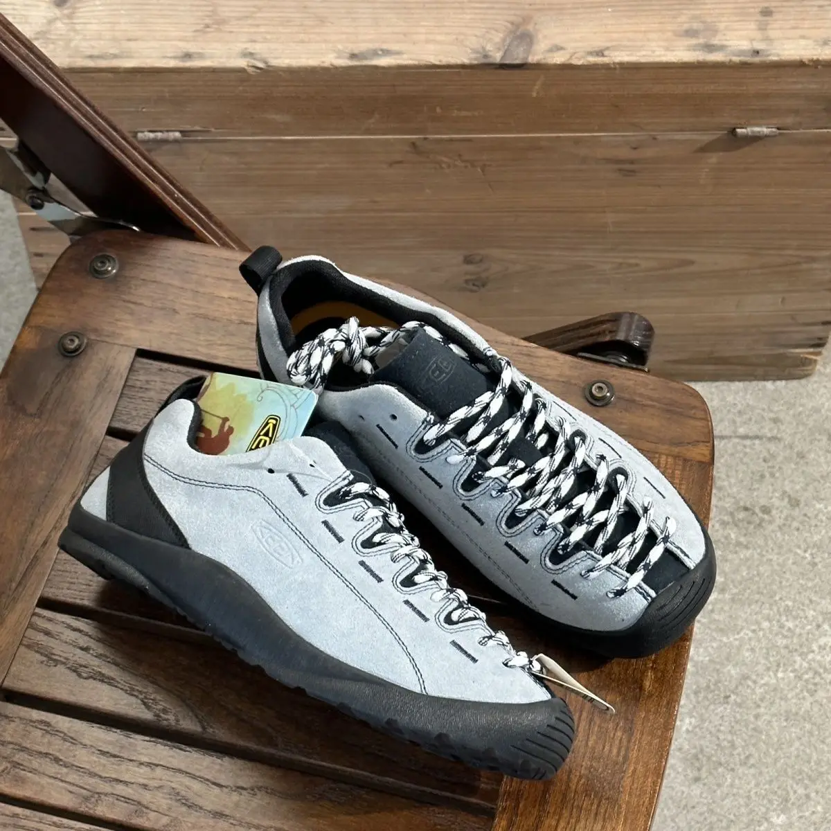 High-quality sports shoes men's summer breathable fashion lightweight running tennis shoes women's comfortable casual shoes