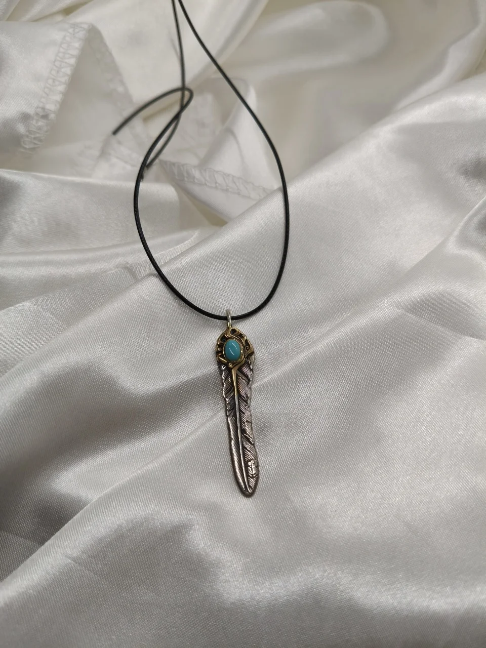 

Vintage 925 Silver Men Jewelry Natural Turquoise Feather Pendant Necklace Sword Wing Cross Leather Choker String Male Accessory