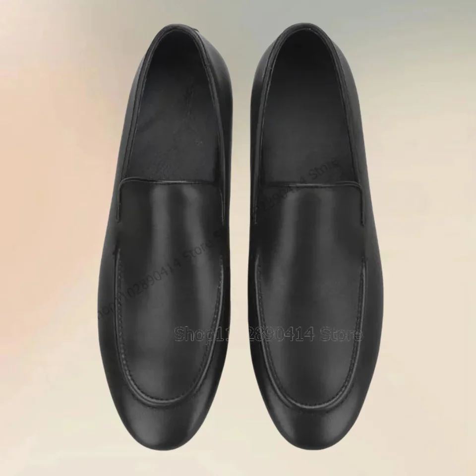 Рисунок 2 - Черные мужские лоферы из матовой кожи с шитьем