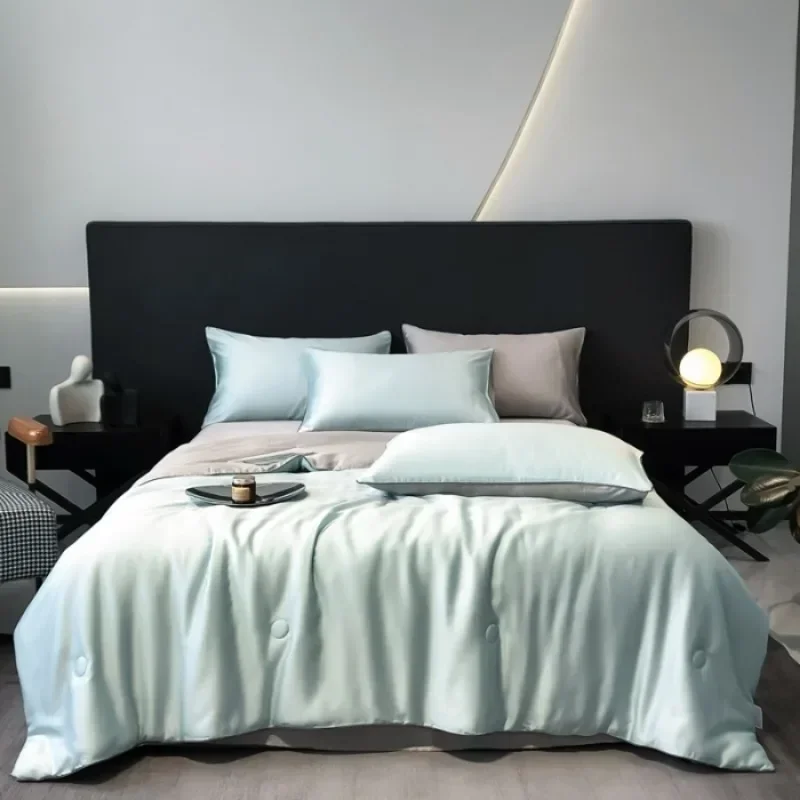 

Ultra - Lightweight and Cozy Summer Quilt with Plush Filling for A Restful Sleep
