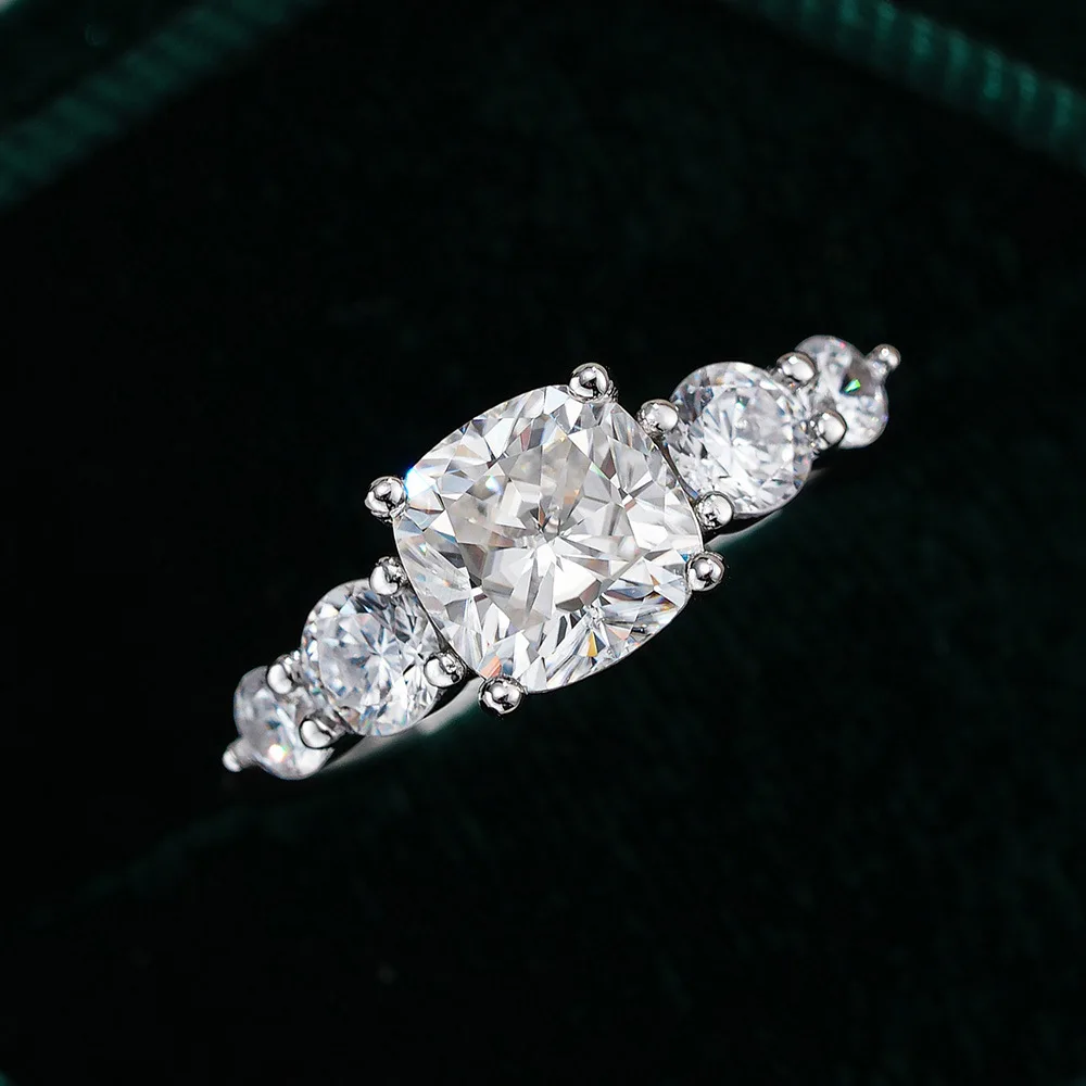 2-carat Moissanite Ring for Women, 18K Gold, Shaped Square, Princess Redion Square Cut, Fashionable Platinum PT950 Accessory