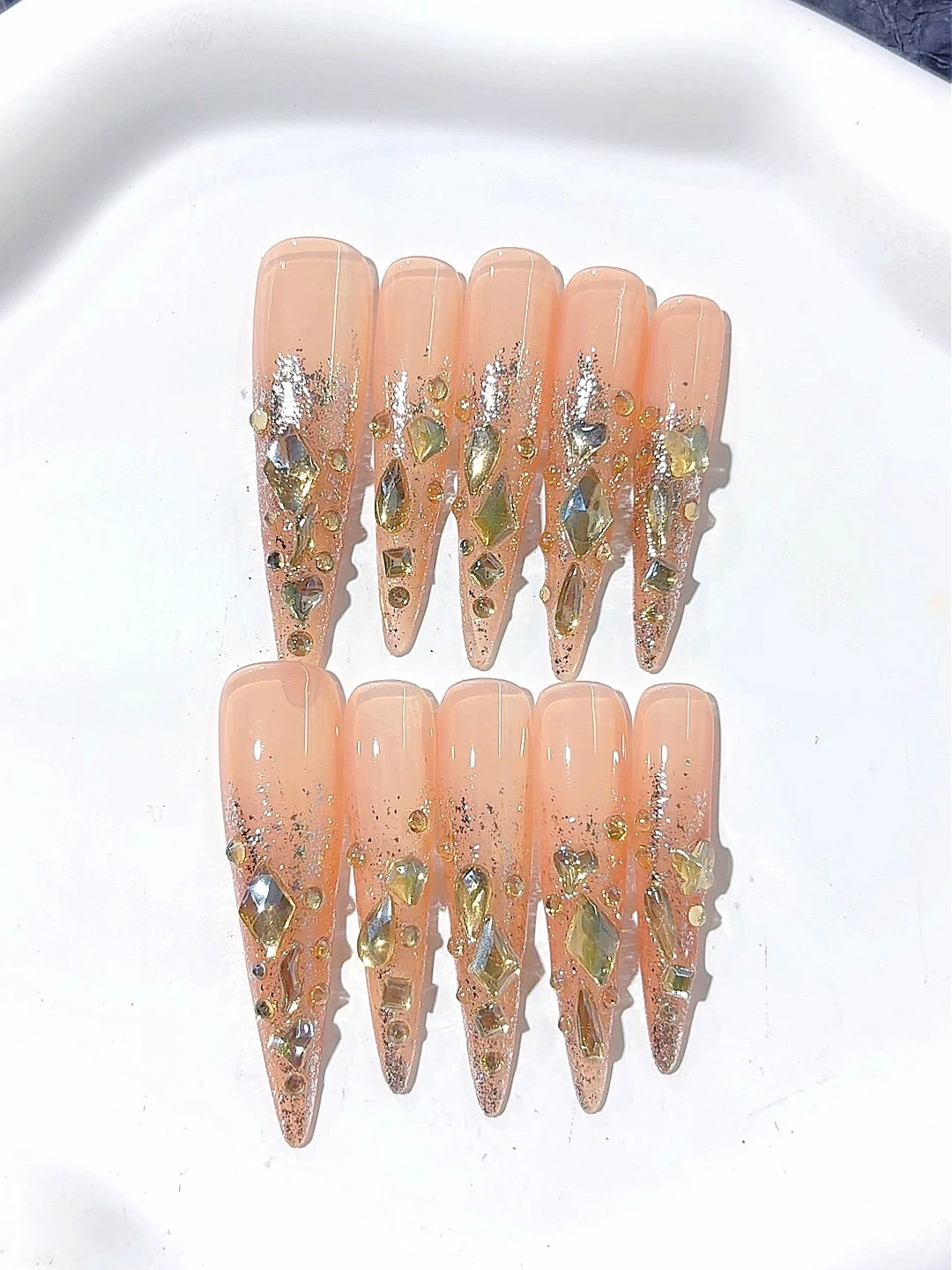 

Gradient Sparkling Diamond Long Pointed Fashion Nail Art (L164)