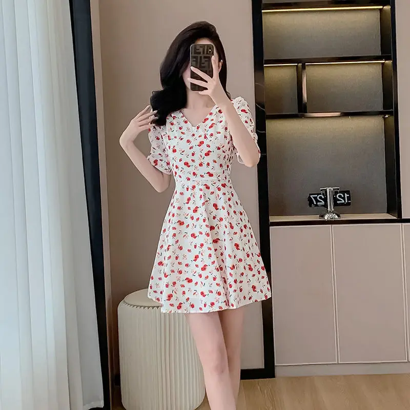 Floral Chiffon Small Dress with a New Waist-hugging Look High and Gentle Temperament