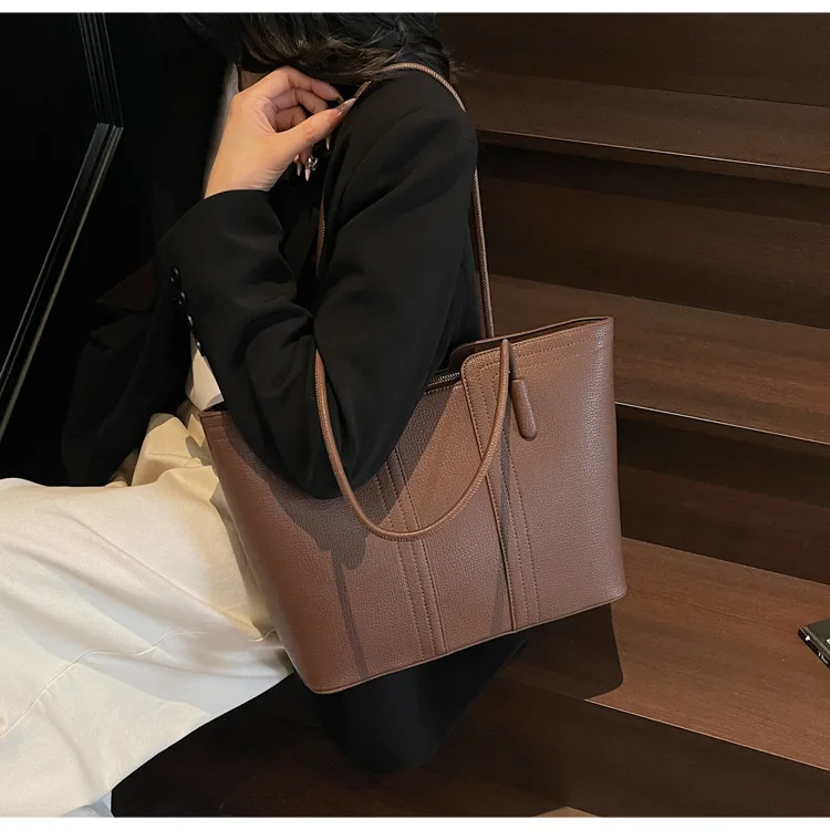 

Большая женская сумка-тоут 2025 года, мягкая кожаная пригородная рабочая сумка, просторная сумка на плечо, профессиональная сумка для ноутбука для офиса