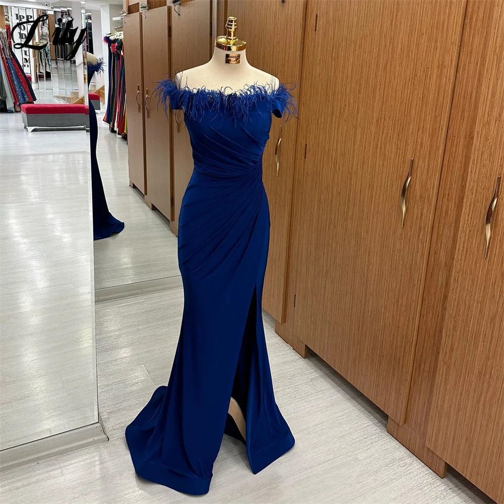 

Lily Royal Blue Prom Dresses Off The Shoulder Evening Dress Strapless Satin Party Dress With Feathers Side Split Trumpet 프롬드레스