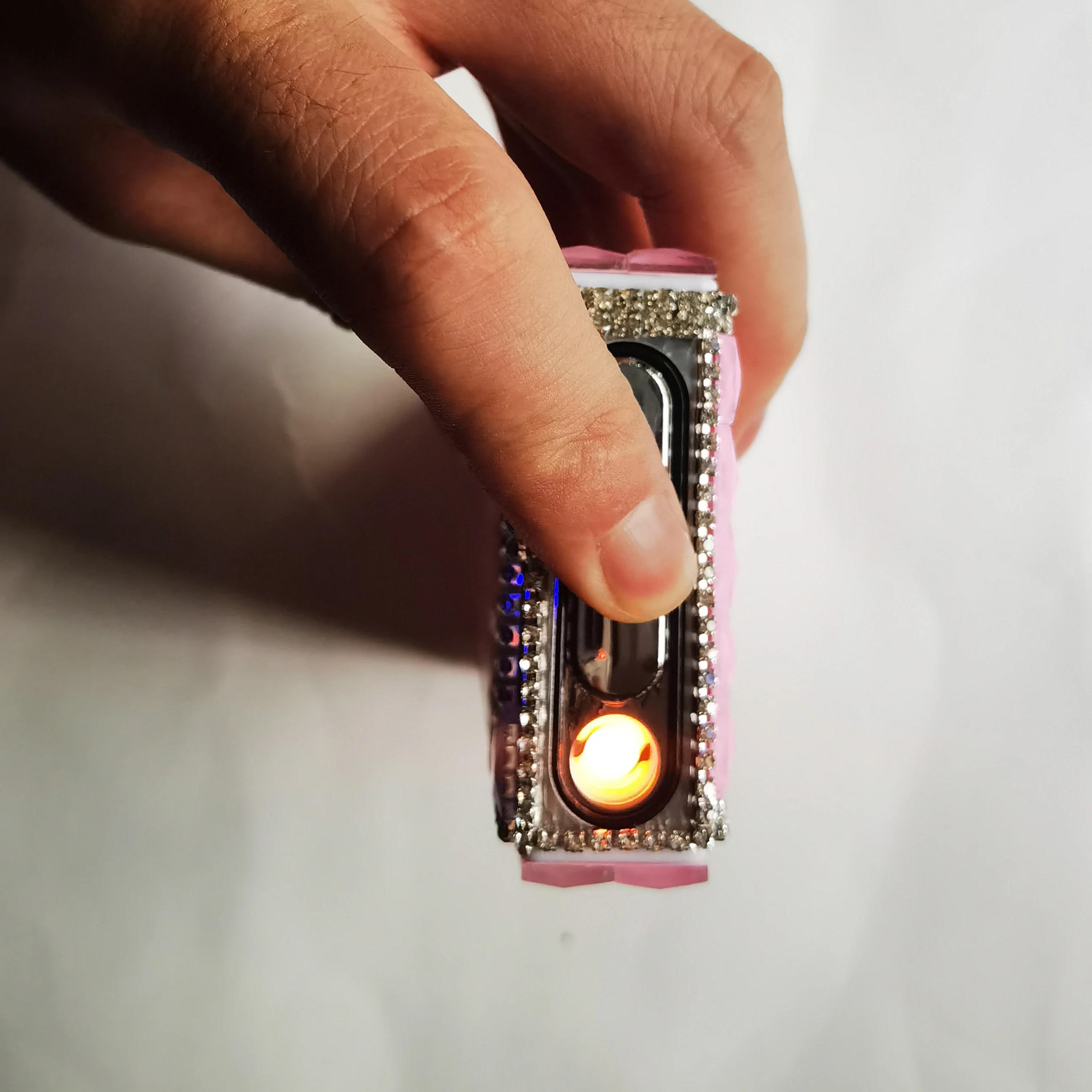 Exquisite Diamond Shiny Long Women Cigarette Case Box USB Charging Lighter 100s Slim Cigarettes Stylish Luxury Pink Cigarette A