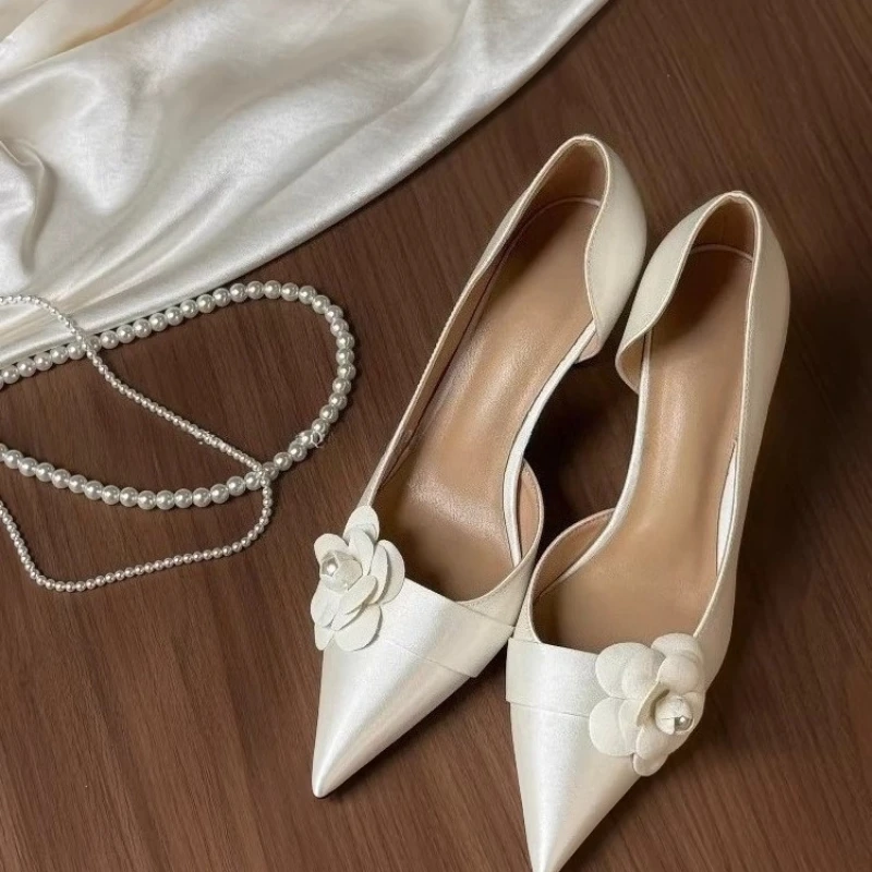 

Модные французские свадебные туфли из белого атласа на высоком каблуке, ретро-стиль, для основного свадебного платья, женские туфли-лодочки