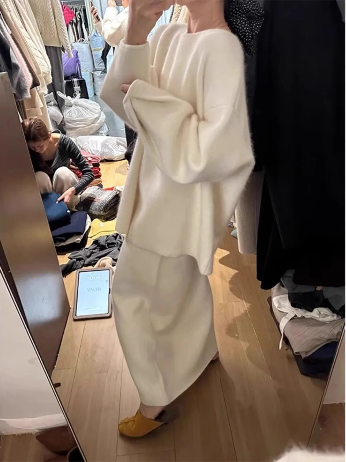 Set lavorato a maglia morbido e accogliente da donna allentato per l'inizio dell'autunno Ba gonna a bottone singolo set da due pezzi in fibra di poliestere Sle di lusso