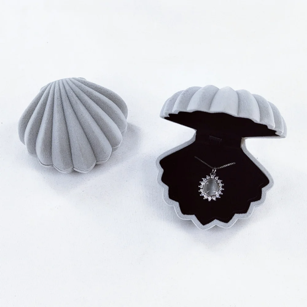 

Gift Box Creative Ring Box Velvet Jewelry Box Soft Necklace Organizer For Wedding Gifting Birthdays