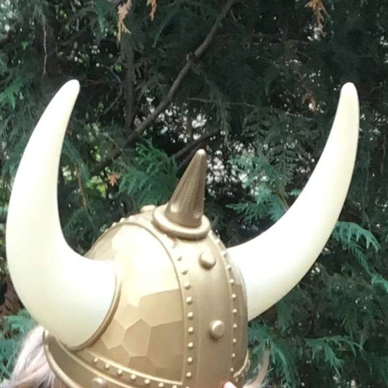 MedievalWarrior kask kapelusz na imprezę tematyczną dla dorosłych Viking kask z rogami warkocz na występy sceniczne rekwizyty na przyjęcia czapka