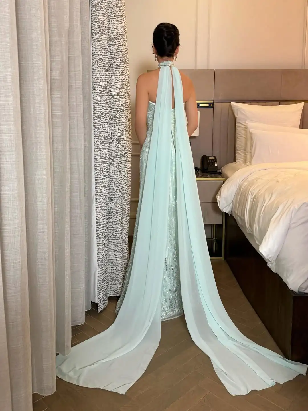 Elegant Fresh Green Halter Evening Prom Dresses Floor-Length Shawl Party Dresses Lace Sequins Beaded Mermaid Gowns Customized image 3