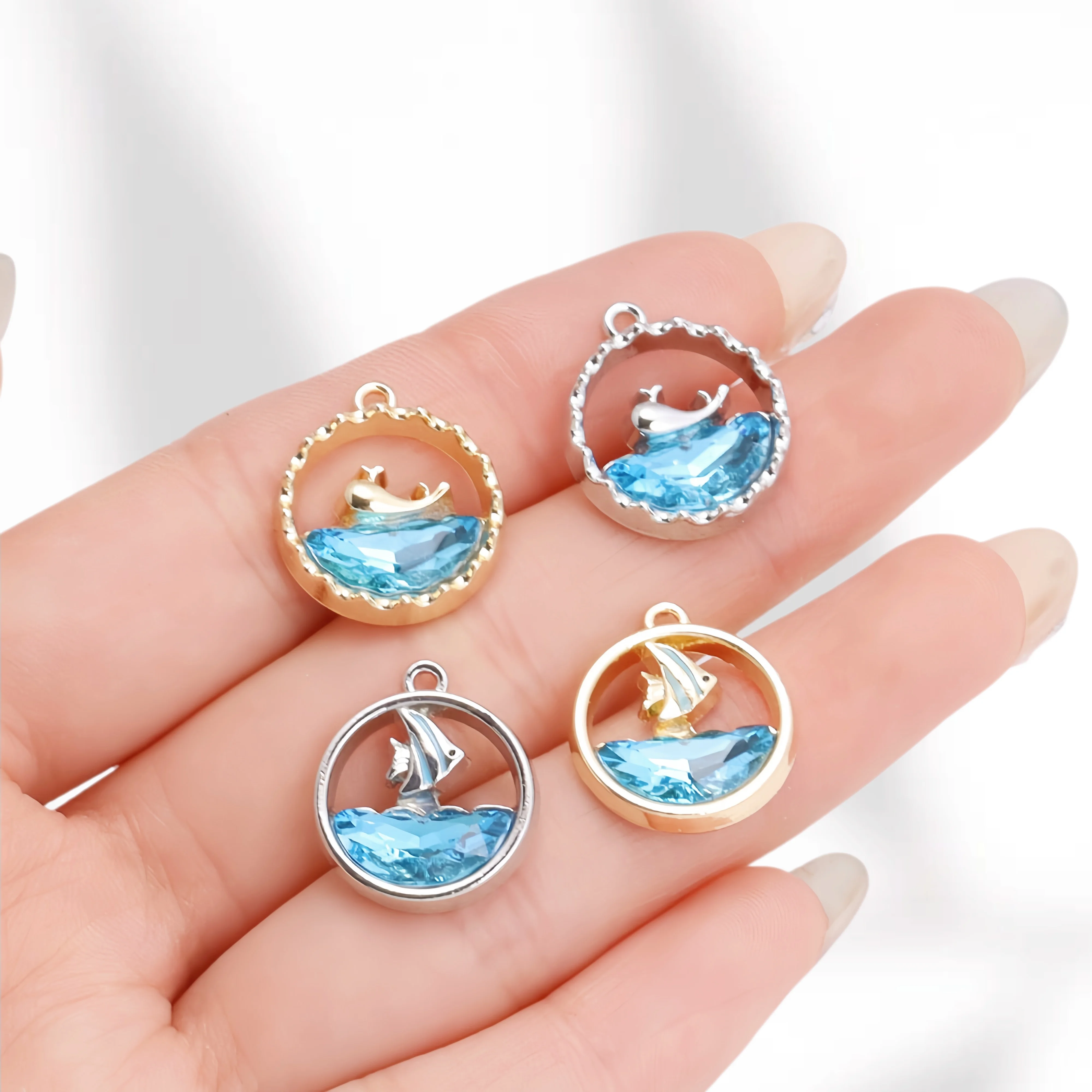 5Pcs Crystal Blue Sea Whale Fish Pendant Alloy Round Charms for Jewelry Making Fashion Necklace Bracelet DIY Accessories Supplie