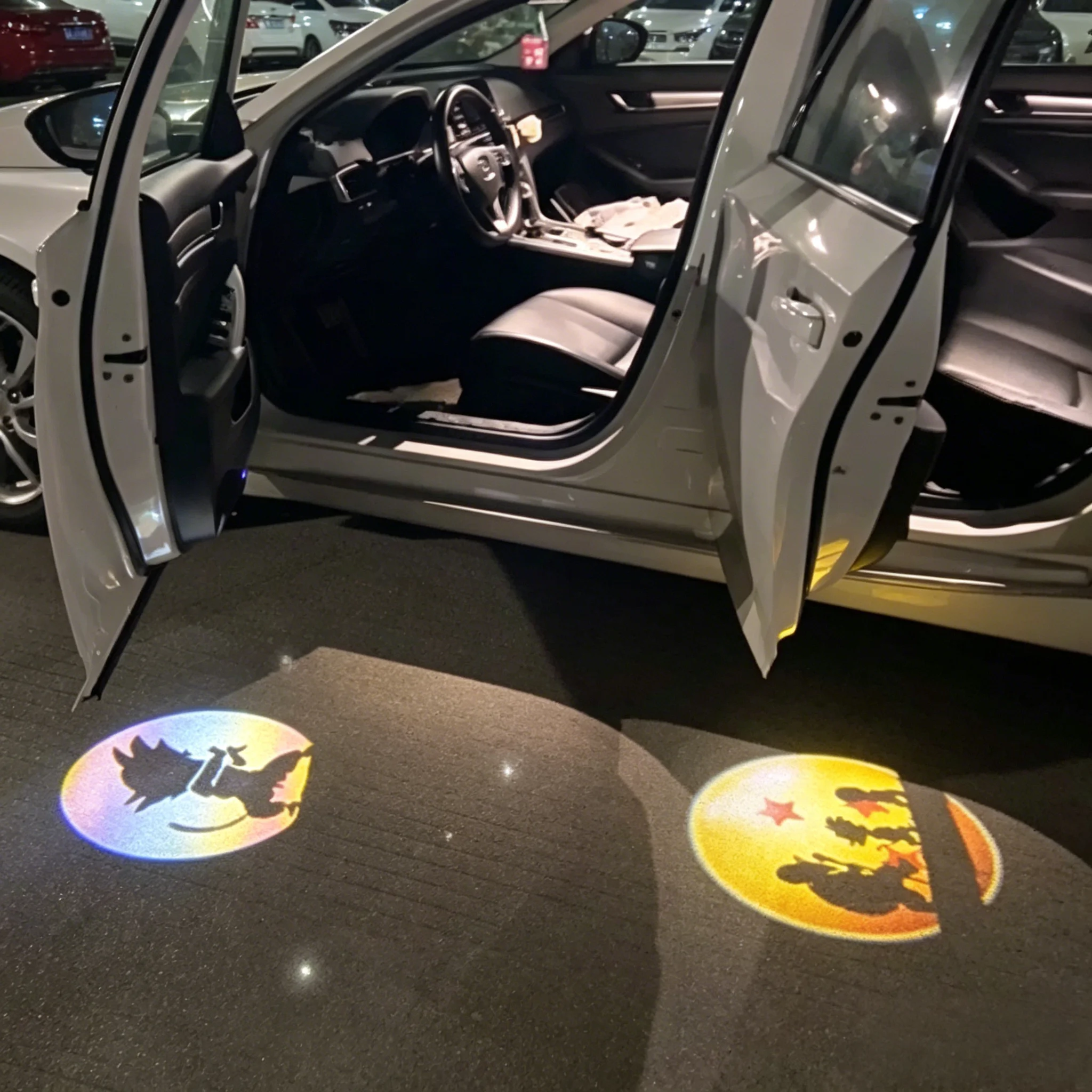 Dragon Ball Son Goku Kabellose Willkommensbeleuchtung Auto-Tür Geister-Schatten-Projektor Wiederaufladbare LED Auto-Außenzubehör Geschenk