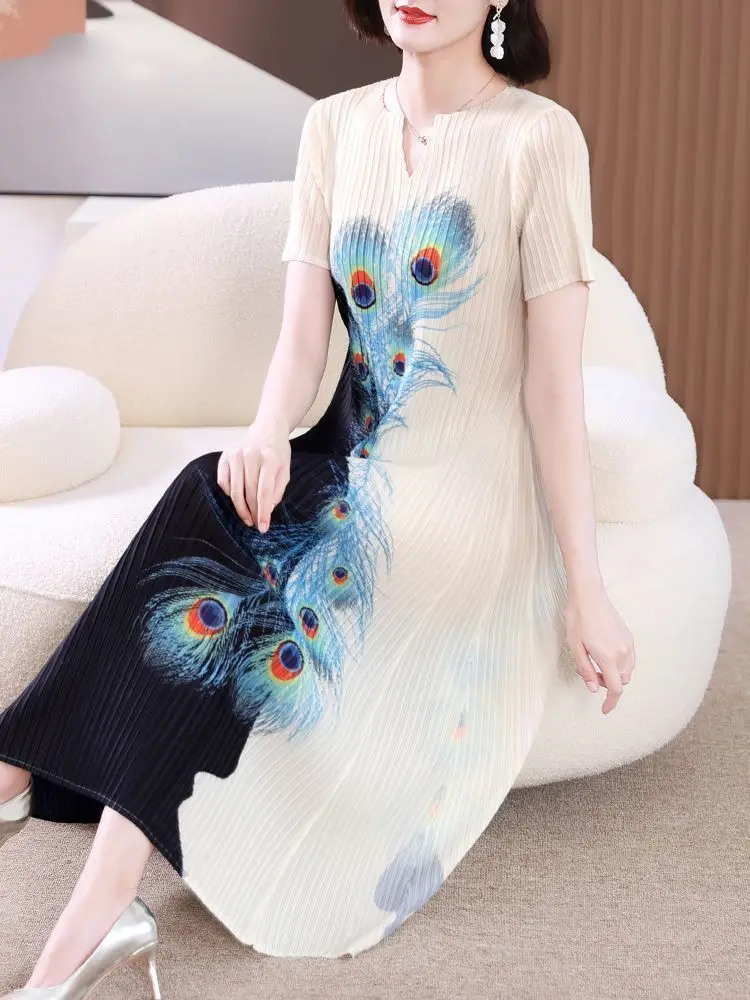 

Elegant and stylish dress for mothers, summer pleats, fashionable and slimming women's long skirt