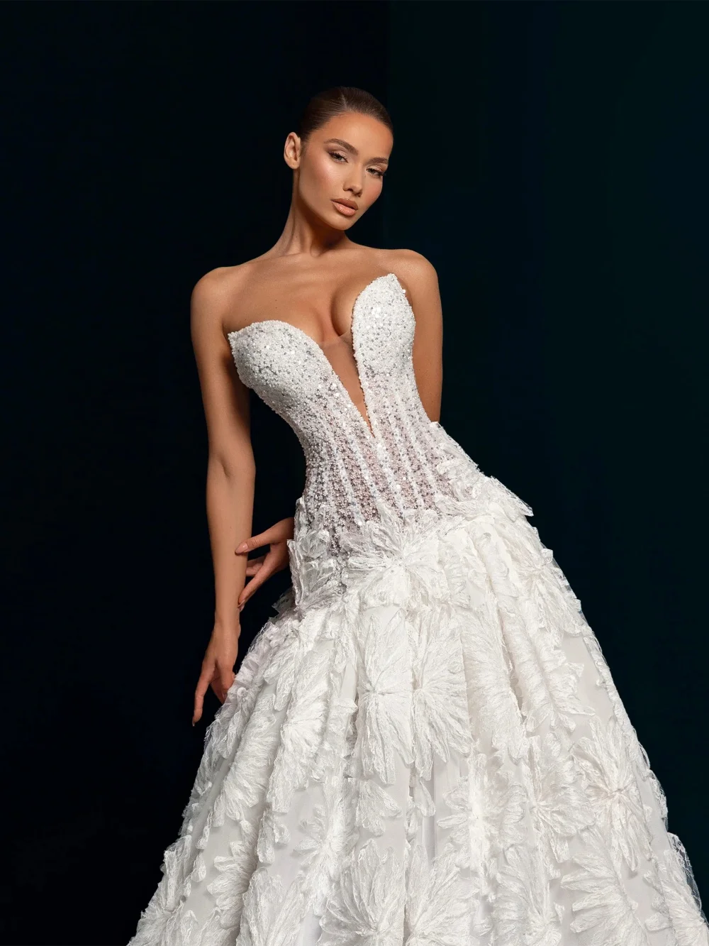 فستان زفاف مصنوع يدويًا ثلاثي الأبعاد مطرز بالزهور رائع عميق على شكل حرف v فستان زفاف الأميرة 2026 فساتين أنيقة مخصصة للعروس