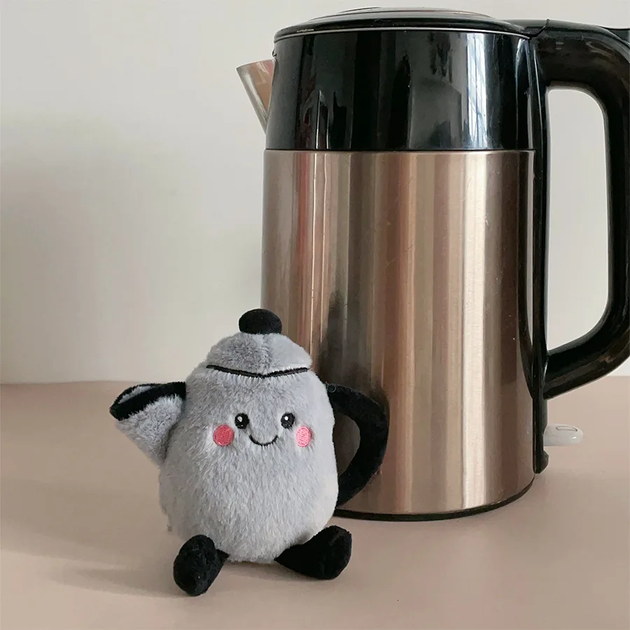 Kartun Ketel Air Panas Boneka Mewah Liontin Simulasi Lucu Hot Pot Jepang Boneka Mewah Mainan Anak-anak Hadiah Gantungan Kunci Dekorasi