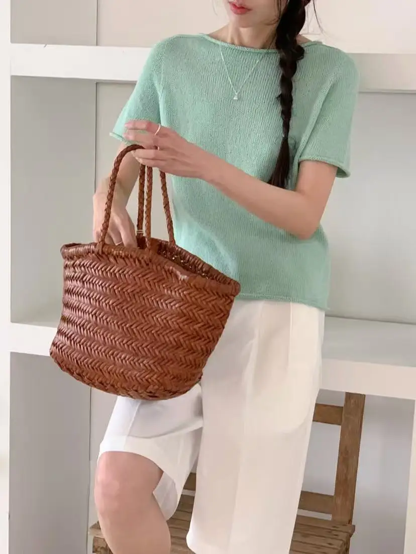 

Summer new minimalist casual style with shoulder sleeves and rolled edges, versatile and slimming short sleeved top