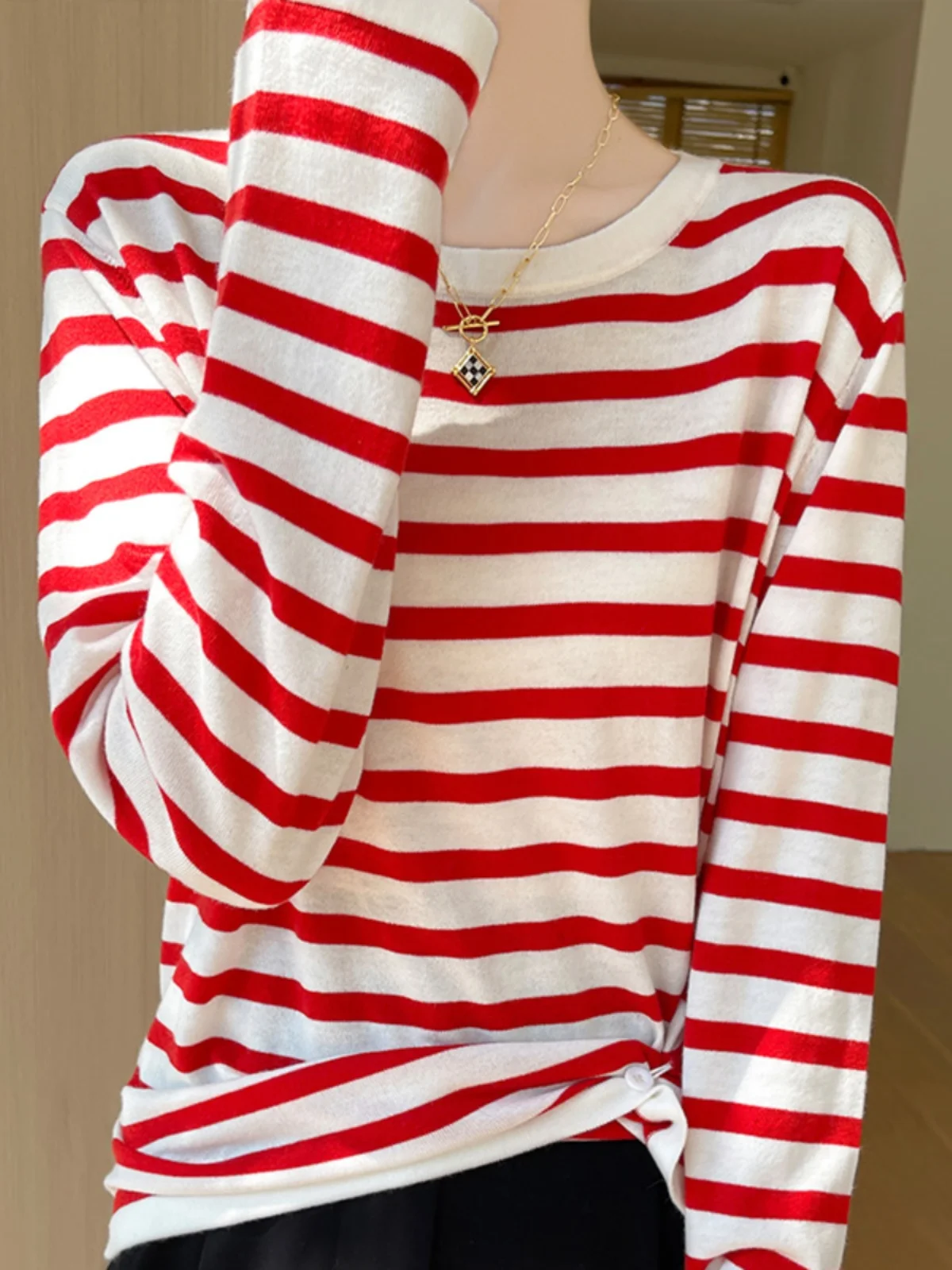 

Women's Striped Knitwear Loose Fit Inner Wear Versatile Base irt Spring 2026 Retro Sle Slimming Effect Faionable Top