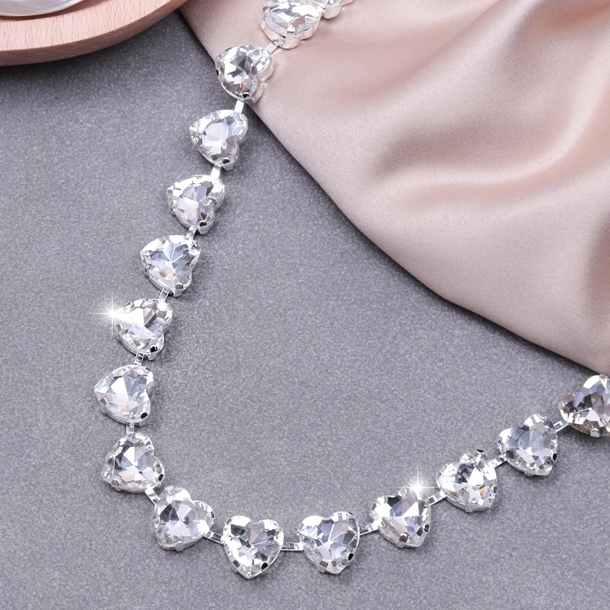 New Arrival Crystal-Studded Heart Stacked Chokers Necklaces For Women Exaggerated Grand Luxury Jewelry Trendy Charm Girls Gift