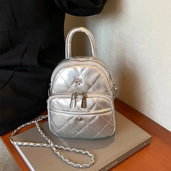 

Diamond-Pattern Chain Handheld Backpack Trendy Bucket Bag Design Premium Leather Crafted Convertible Shoulder/Crossbody/Handheld