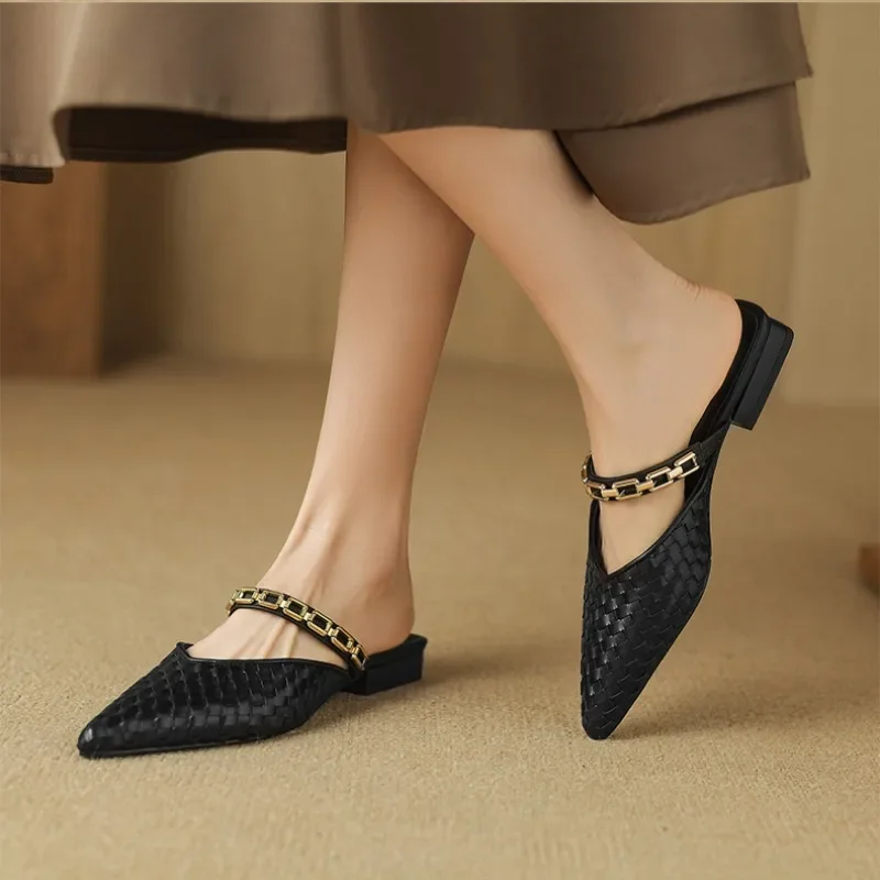 

Women's Shallow Mouth Solid Color Pointed Toe Metal Decoration Design Casual Loafers Outdoor Fashion Mid-Heel Sandals