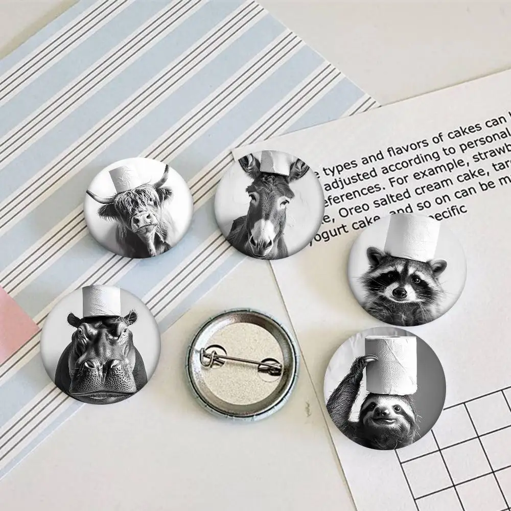 Animal-shaped Bathroom Tissues Round Badge Lapel Pin Backpack Clothing Jewelry Accessories Gift Brooch
