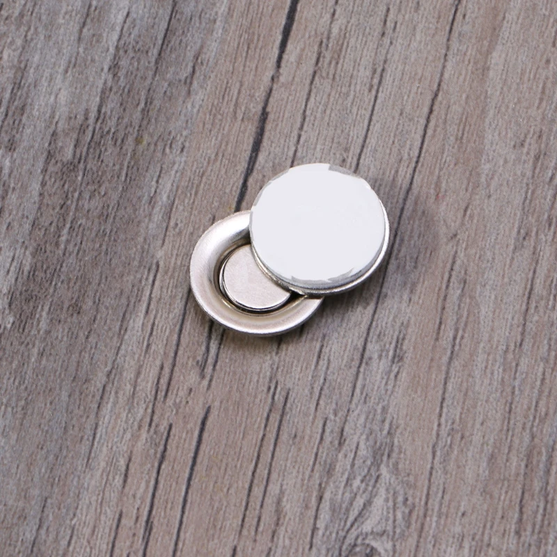 20 Pieces Magnetic Name Badge Round Adhesive Name Tag Holder for Name and Round Badge Office Party Family (1.7cm/0.66in)