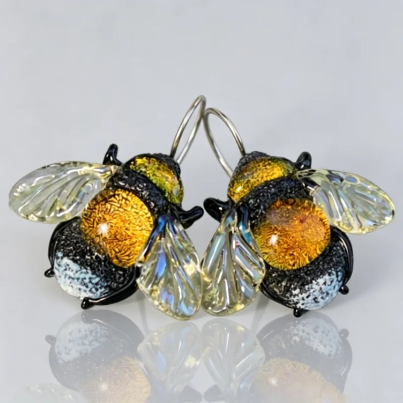 Vintage Filigrane Handgefertigte Synthetische Bernstein-Bienenhaken-Ohrringe für Damen Elegantes Schickes Design Bankett Festival Tier-Schmuck Handwerk