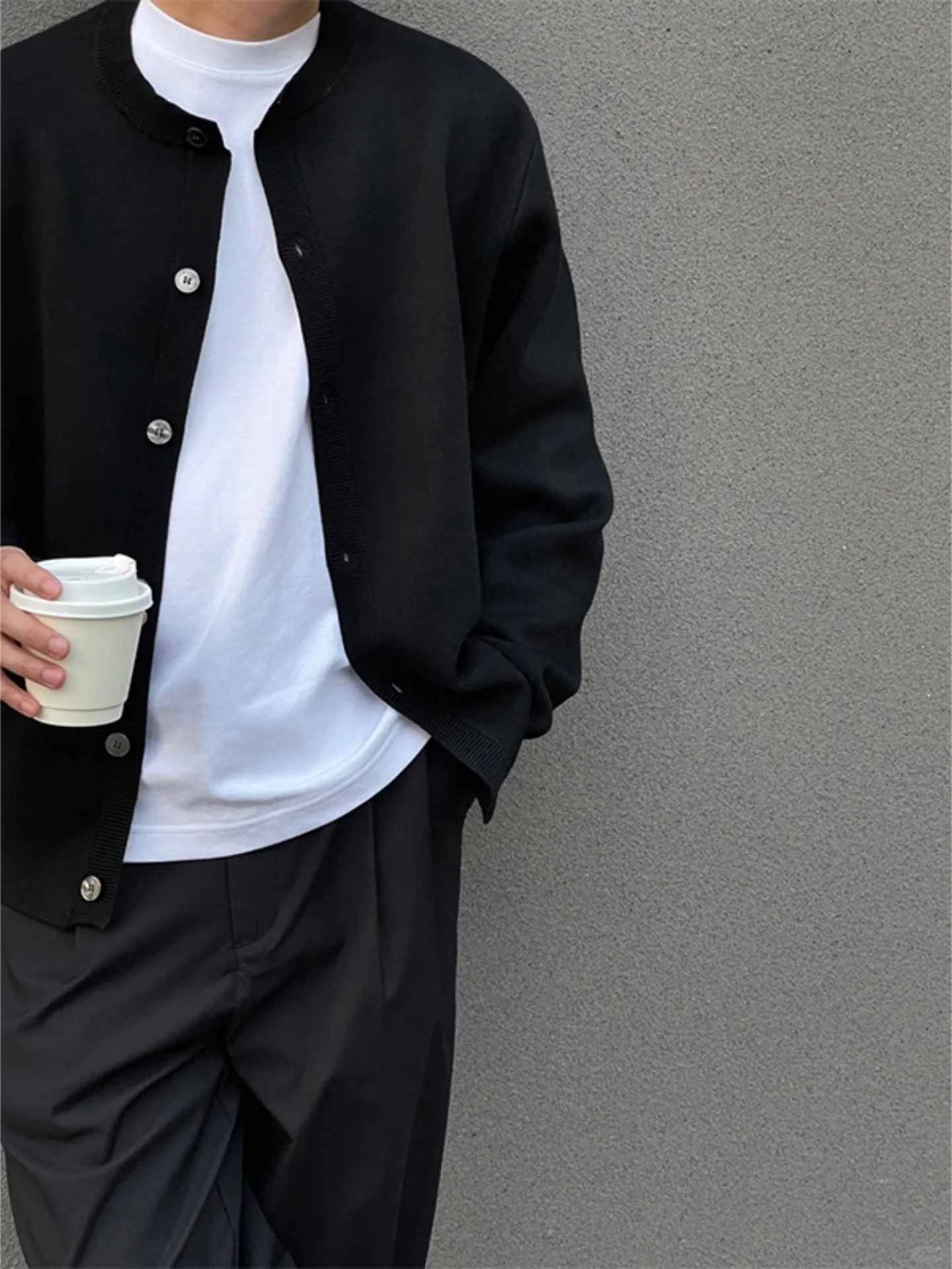 

Мужской вязаный кардиган с круглым вырезом, модный, осенняя новинка, средней плотности вязки, мягкий, с длинными рукавами, на пуговицах